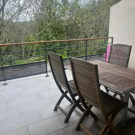 Apartamento Entier 1 à 4 Personnes Au Calme Avec Parking Gratuit Nîmes