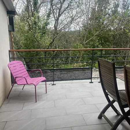 Entier 1 à 4 Personnes Au Calme Avec Parking Gratuit * Nîmes