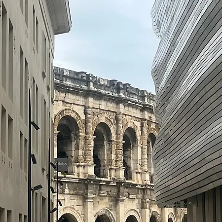 Entier 1 A 4 Personnes Au Calme Avec Parking Gratuit شقة