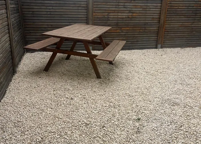 Entier 1 A 4 Personnes Au Calme Avec Parking Gratuit